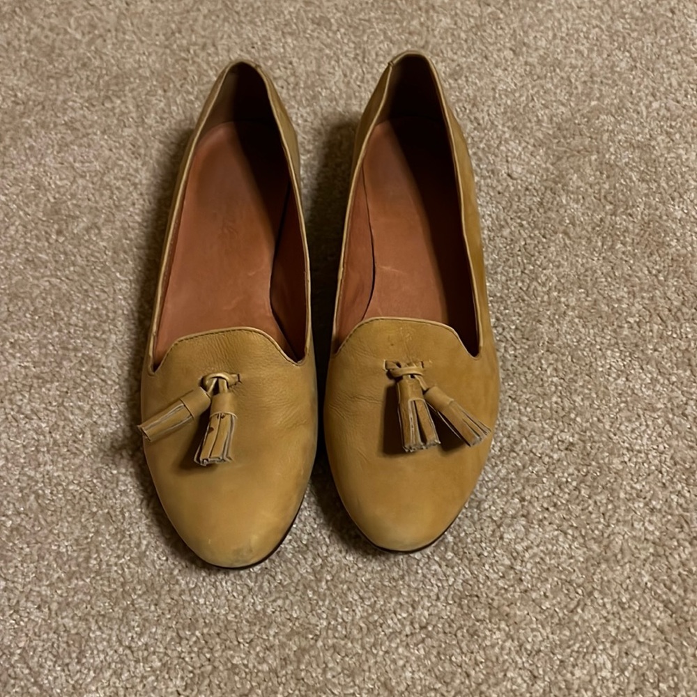 Madewell Size 6 suede moccasin style flat
